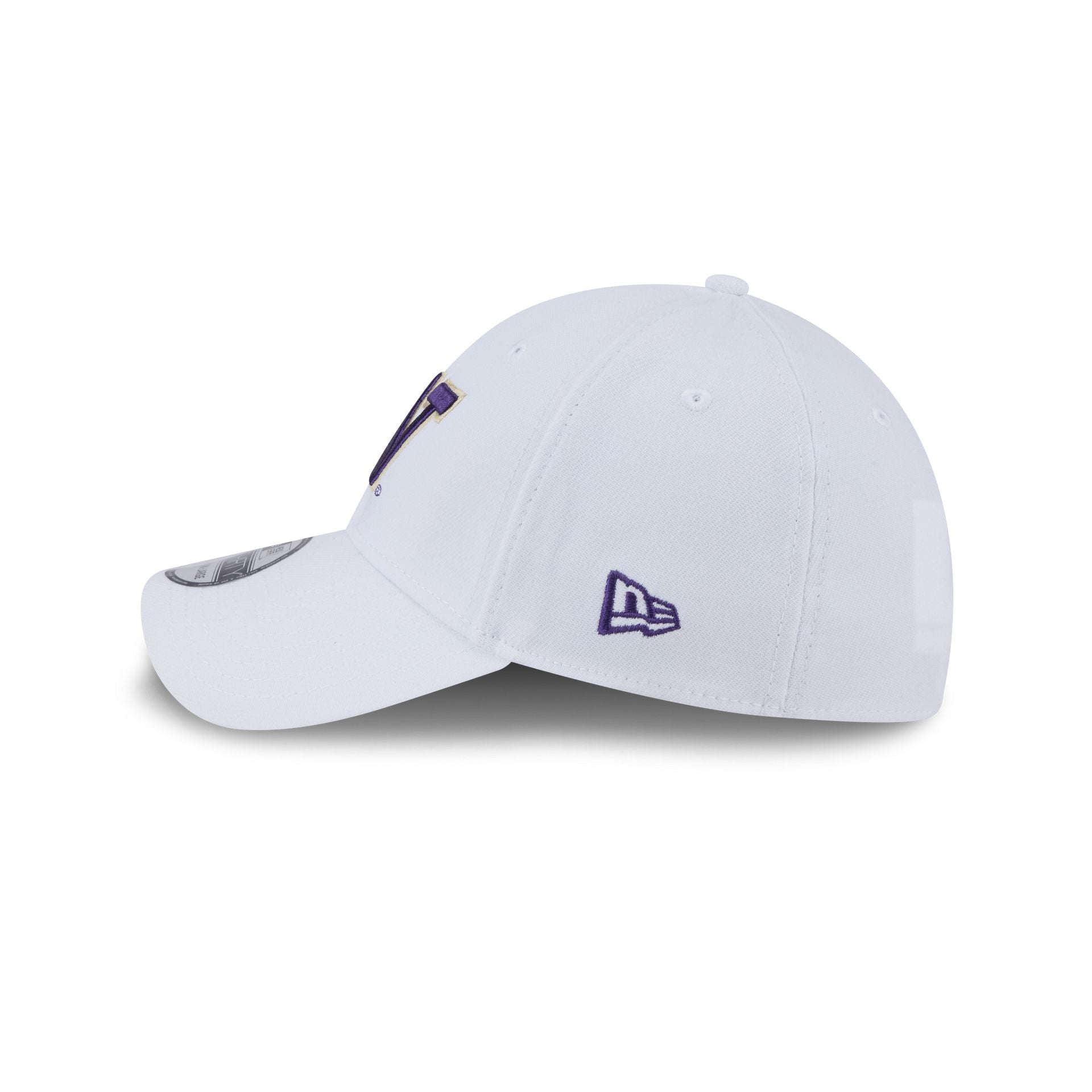 Washington Huskies Optic White 39THIRTY Stretch Fit Hat