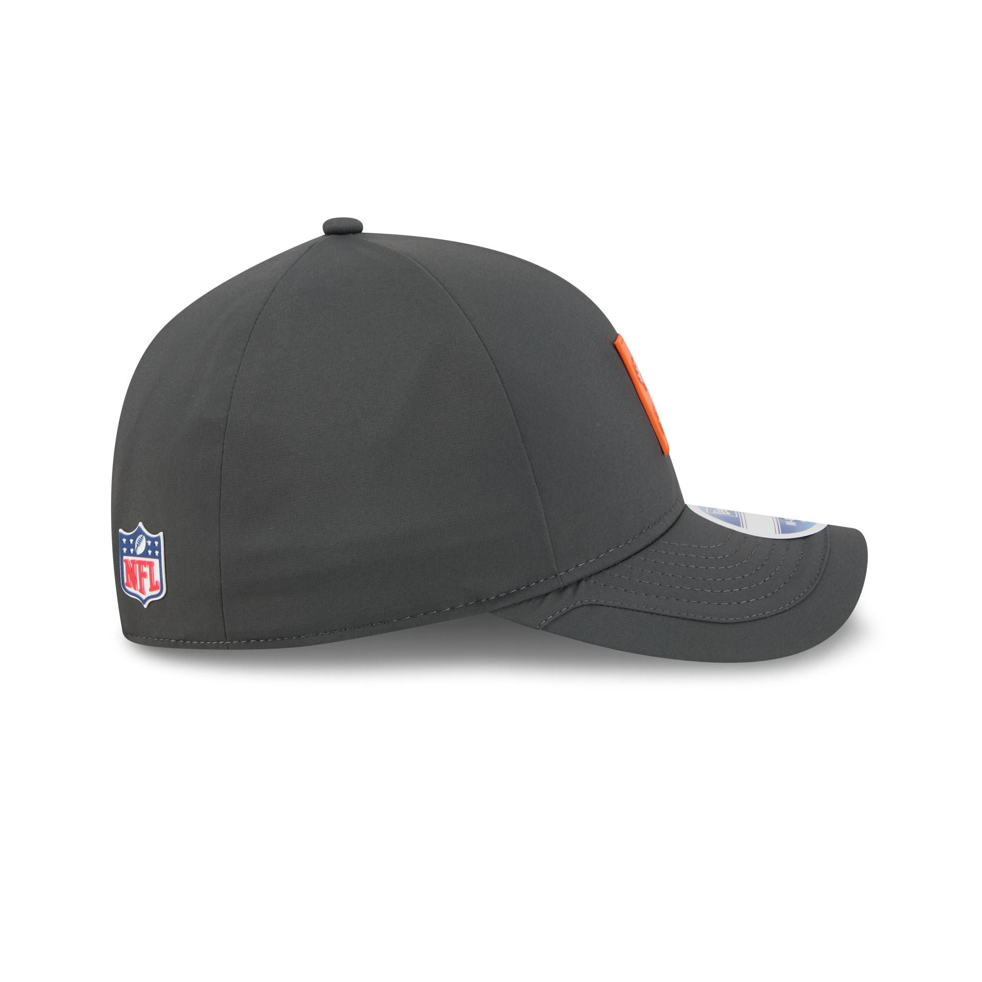 Denver Broncos 2025 Sideline Cold Weather Steel Clouds 9FORTY M-Crown Snapback Hat