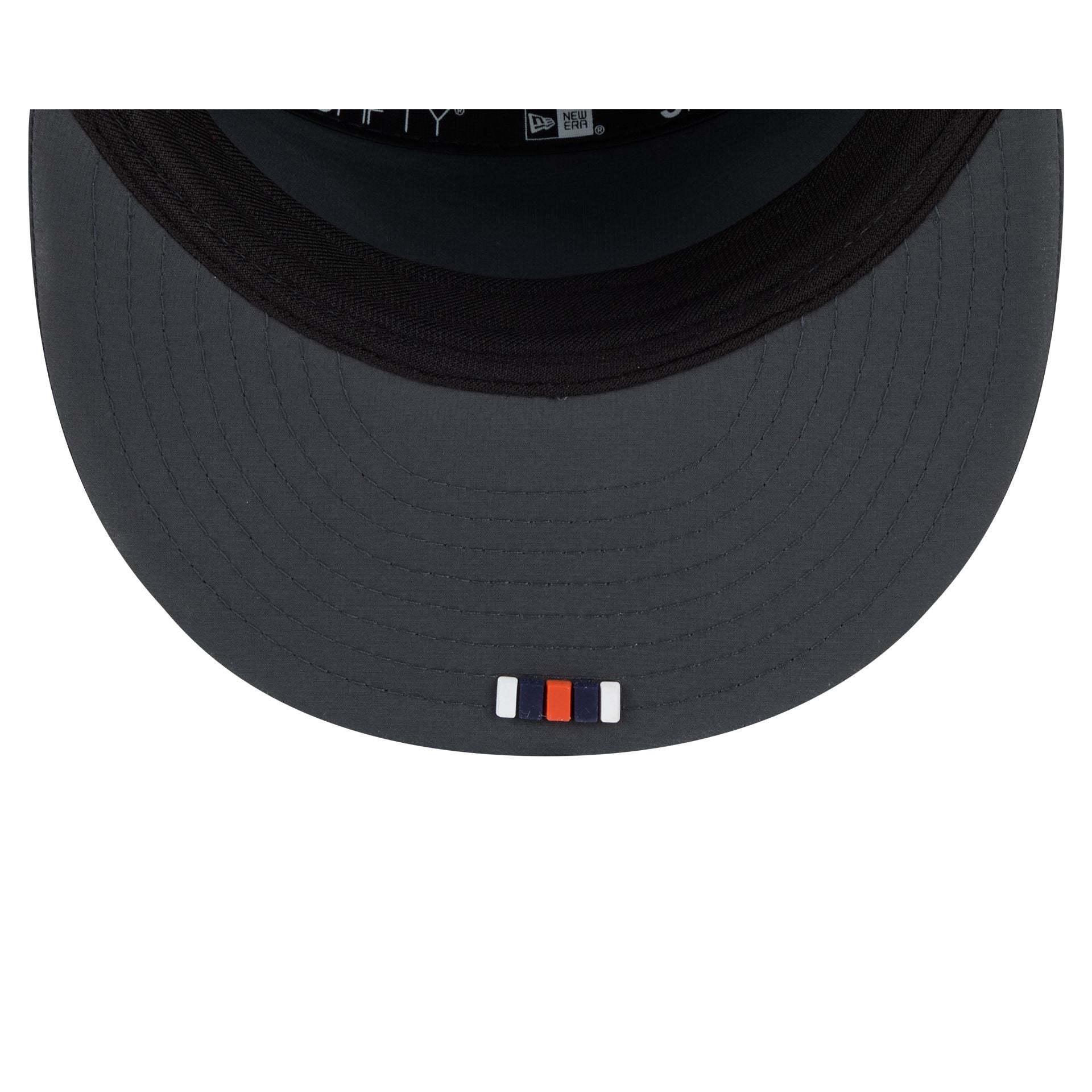 Chicago Bears 2025 Sideline Cold Weather Steel Clouds Split Panel 9FIFTY Snapback Hat