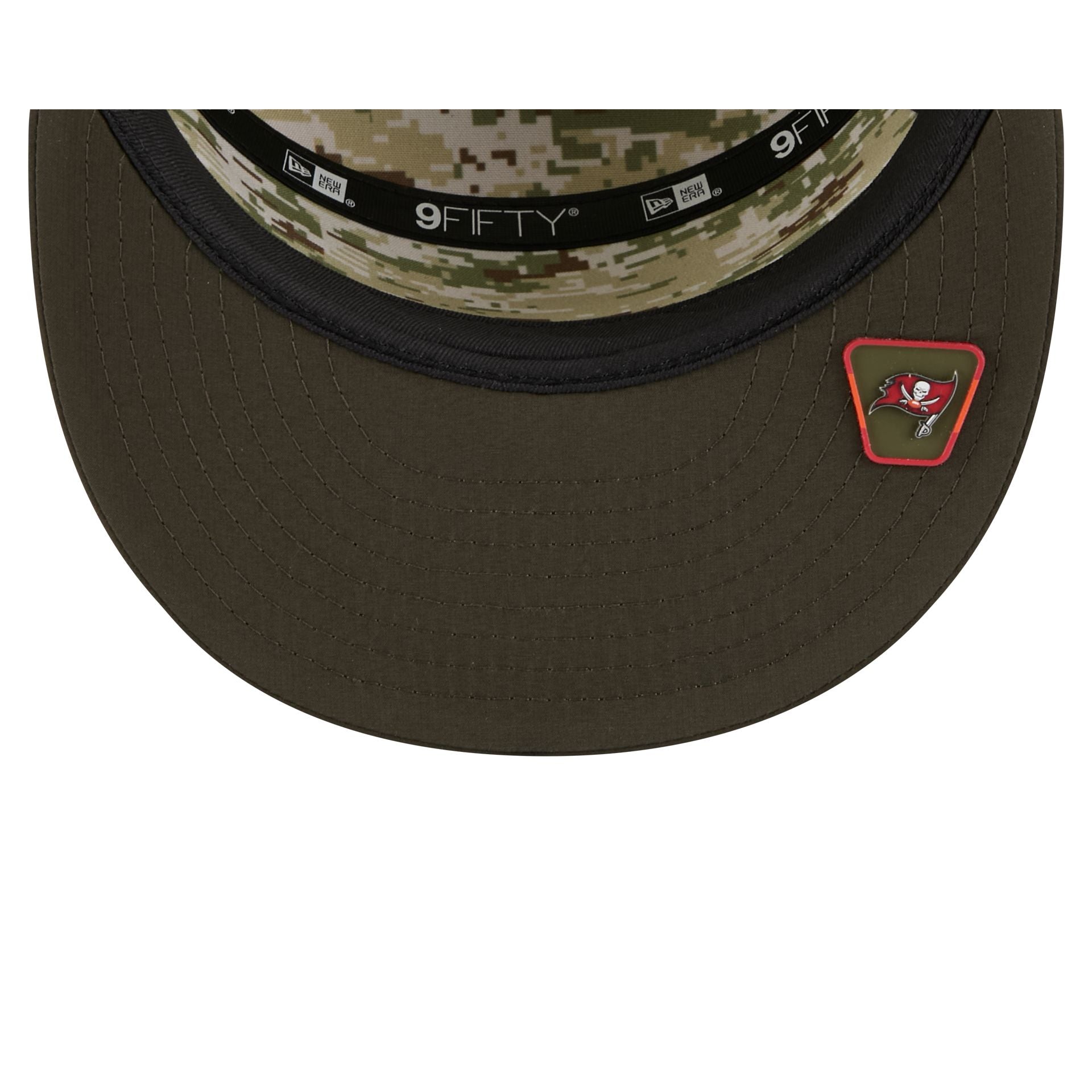 Tampa Bay Buccaneers 2025 Salute to Service Split Panel 9FIFTY Trucker Hat